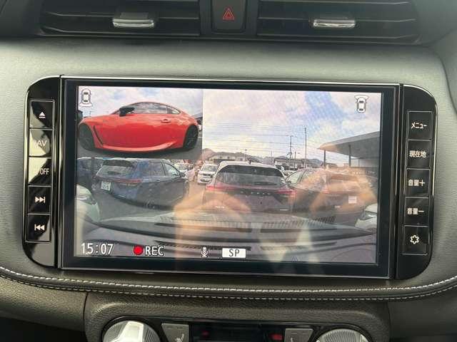 �O��̃h���C�u���R�[�_�[�̉f���́A�J�[�i�r�̉�ʂɕ\�����邱�Ƃ��\�ł��B