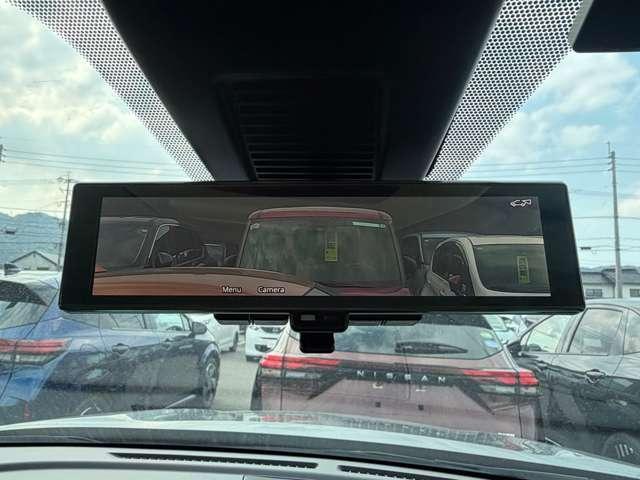 �X�}�[�g���[���~���[�E�㕔���Ȃɐl�������Ă��鎞��A�ו��������ۂł�����m�F�����₷���ł��B