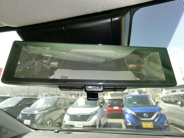 �X�}�[�g���[���~���[�E�㕔���Ȃɐl�������Ă��鎞��A�ו��������ۂł�����m�F�����₷���ł��B