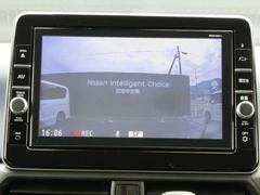 ドライブレコーダーの映像は、カーナビの画面に表示することも可能です。 7