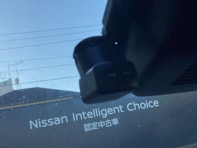 ノート Ｘ　日産コネクトナビドラレコＥＴＣスマートルームミラー　リアカメラ　衝突被害軽減ブレ－キ　全方位カメラ　ＥＴＣ付　アルミ　ＬＥＤヘッドライト　レーンアシスト　インテリジェントキー　ワンオーナー　整備記録簿　盗難防止システム　ワンセグＴＶ　ＴＶナビ　キーレス（13枚目）