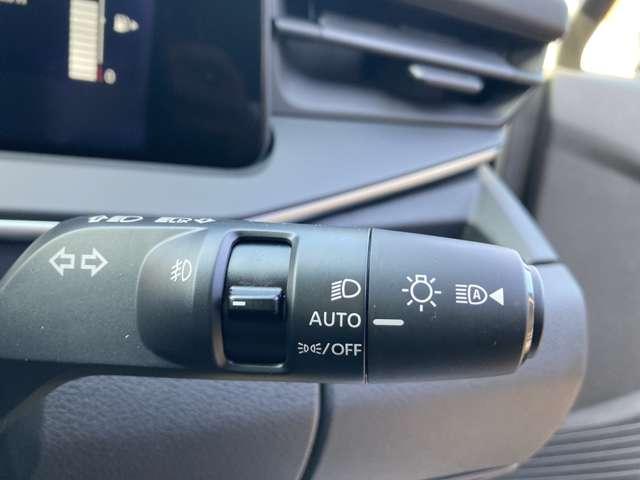 ノート １．２　ＡＵＴＥＣＨ　クロスオーバー　当社試乗車ＵＰ　メーカーナビ　スマートキ　踏み間違い衝突防止アシスト　３６０°カメラ　ＬＤＡ　禁煙　ＬＥＤヘッドランプ　バックカメラ　フルオートエアコン　アルミホイール　メモリーナビ　ＡＢＳ　ＥＴＣ　盗難防止システム　１オーナー（6枚目）