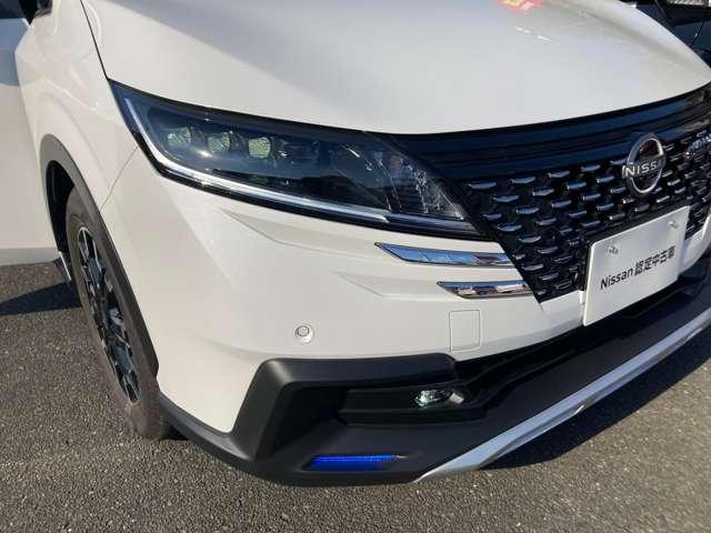 ノート １．２　ＡＵＴＥＣＨ　クロスオーバー　当社試乗車ＵＰ　メーカーナビ　スマートキ　踏み間違い衝突防止アシスト　３６０°カメラ　ＬＤＡ　禁煙　ＬＥＤヘッドランプ　バックカメラ　フルオートエアコン　アルミホイール　メモリーナビ　ＡＢＳ　ＥＴＣ　盗難防止システム　１オーナー（9枚目）