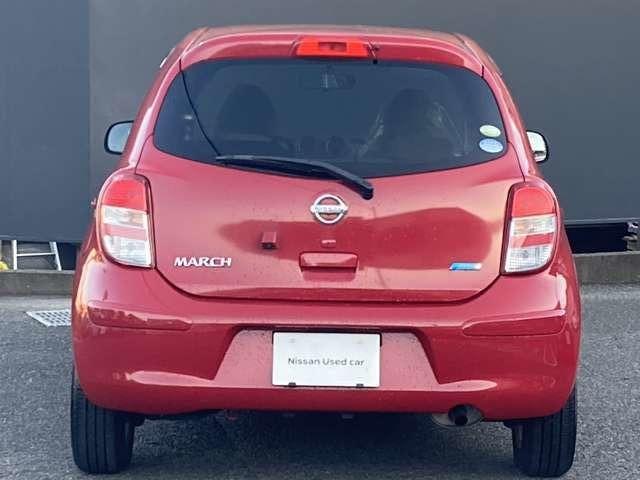 スッキリとした　リヤ廻り　ガラスも大きく視界は良好です