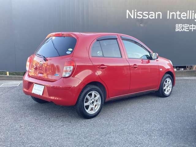 プライバシ-ガラスが装備されています。外を見るときは気にならずに、後方車両から車内が見えにくい設計です。