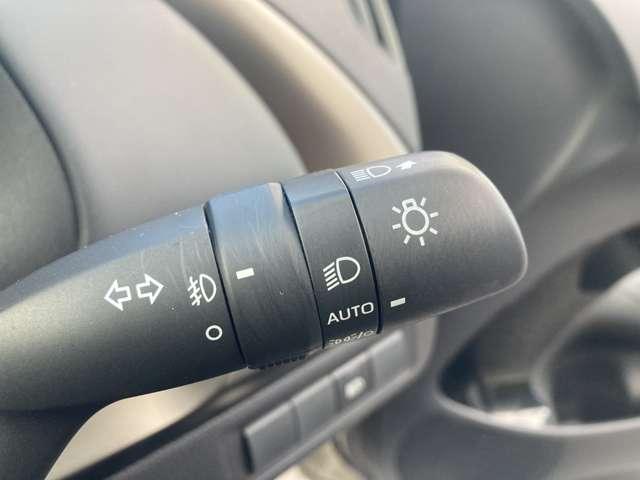 アクア 1.5 Z 衝突被害軽減ブレーキ LEDヘッドライト イモビライザー アルミホイール オートクルーズコントロール 点検記録簿 エアコン カーテンエアバッグ ETC キーレス パワーウインドウ ABS アイドリングS エアバッグ Bカメ(6枚目)