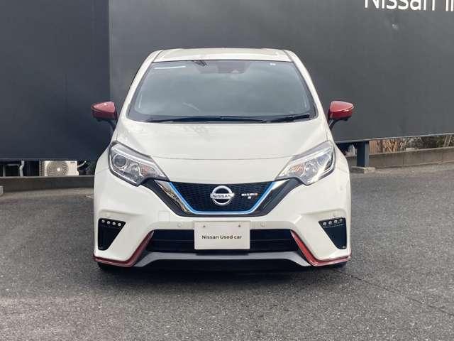 ノート １．２　ｅ－ＰＯＷＥＲ　ＮＩＳＭＯ　Ｓ　ＭＩＳＭＯ　Ｓ　専用チューン　純正ナビ　スマートキー＆プッシュスタート　ＬＥＤランプ　Ｒカメラ　ＬＫＡ　サイドカメラ　点検記録簿　メモリーナビ付き　ワンセグテレビ　パワーウィンドウ　ＥＴＣ　エアバッグ　ナビＴＶ　ＡＢＳ　オートエアコン（18枚目）