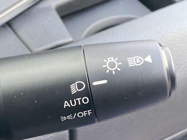 ノート １．２　Ｘ　当社社用車ＵＰ　メーカーナビ　助手席エアバック　ＰＳ　ＰＷ　地デジ　キーフリーシステム　ＡＡＣ　記録簿付き　ワンオ－ナ－車　ＥＴＣ　バックカメラ　ドラレコ　ＡＢＳ　メモリーナビ　サイドカメラ　ＴＶナビ（11枚目）