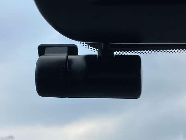 ノート １．２　Ｘ　当社社用車ＵＰ　メーカーナビ　助手席エアバック　ＰＳ　ＰＷ　地デジ　キーフリーシステム　ＡＡＣ　記録簿付き　ワンオ－ナ－車　ＥＴＣ　バックカメラ　ドラレコ　ＡＢＳ　メモリーナビ　サイドカメラ　ＴＶナビ（13枚目）