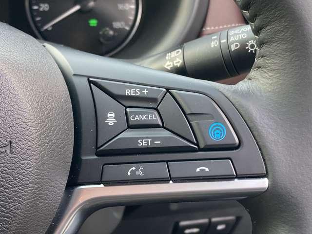 キックス １．２　Ｘ　ツートーン　インテリアエディション　（ｅ－ＰＯＷ　ブラウン内装　当社社用車ＵＰ　純正ナビ　ハイビームアシスト　レーンアシスト　フルセグ　全周囲カメラ　ＬＥＤヘッドランプ　踏み間違い防止　スマートキー　メモリーナビ　オートエアコン　ＡＣＣ　Ｂカメラ（7枚目）