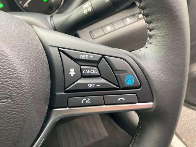 キックス １．２　Ｘ　（ｅ－ＰＯＷＥＲ）　当社試乗車ＵＰ　純正ナビ　ＡＢＳ　エアコン　パワーウィンドウ　衝突被害軽減ブレーキ　フルセグＴＶ　ＬＥＤヘッドランプ　禁煙車　レーダークルーズコントロール　スマートキー　アルミホイール　ワンオーナー（4枚目）