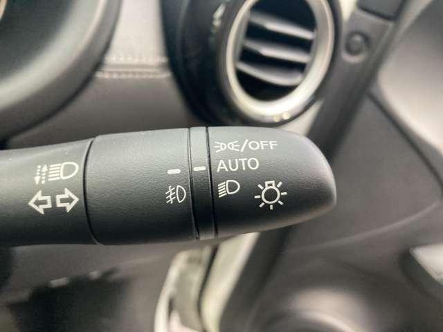 キックス １．２　Ｘ　（ｅ－ＰＯＷＥＲ）　当社試乗車ＵＰ　純正ナビ　ＡＢＳ　エアコン　パワーウィンドウ　衝突被害軽減ブレーキ　フルセグＴＶ　ＬＥＤヘッドランプ　禁煙車　レーダークルーズコントロール　スマートキー　アルミホイール　ワンオーナー（5枚目）