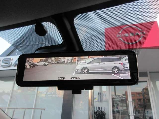 ���[���~���[���~���[���[�h�A���j�^�[���[�h�ɐ؂�ւ����ł���X�}�[�g���[���~���[�ƂȂ�܂��I�A���E���h�r���[���j�^�[�̕\���Ƃ������@�\������A�����͂̊m�F�����₷���Ȃ鑕���ƂȂ��Ă���܂��B