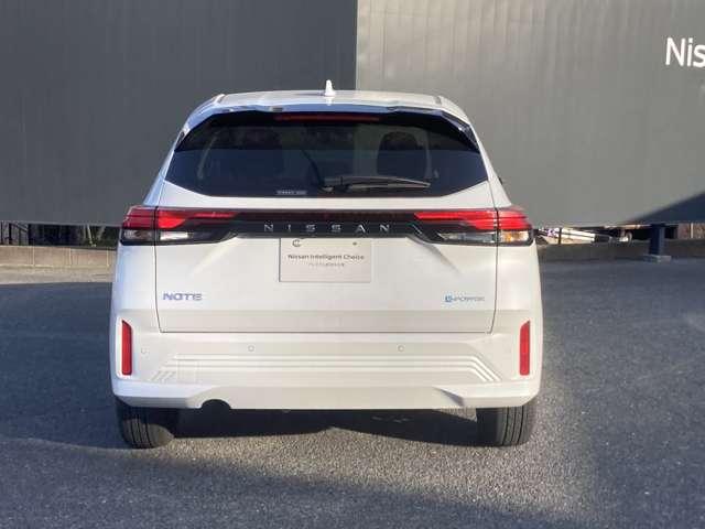 ノート １．２　Ｘ　当社社用車ＵＰ　純正ナビ　全方位モニタ　地デジフルセグＴＶ　運転席エアバック　オートＬＥＤ　インテリジェントキ　メモリ－ナビ　ＬＥＤヘッドランプ　セキュリティー　Ｂモニター　Ｗエアバック　記録簿付き（3枚目）