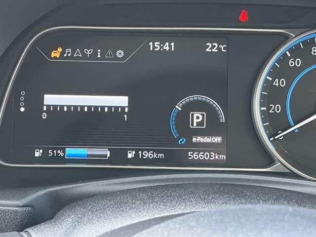 ���P�Q�������������E�B���h�E������R�[�e�B���O���ꂽ���C�p�[�S���������K���X�ʂ��X���[�Y�ɓ����A���肵�Đ@�����Ղ��c���܂���B���E�̈����h�V���~��̉J�ł����ꗎ����悤�ɉJ�������Ă������ߎ��E���ǍD