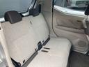 ◆後部座席◆後席も大人の方でもゆったり乗れるスペースを確保。足元も深くシートのクッションも柔らかくロングドライブの疲労を軽減してくれます。