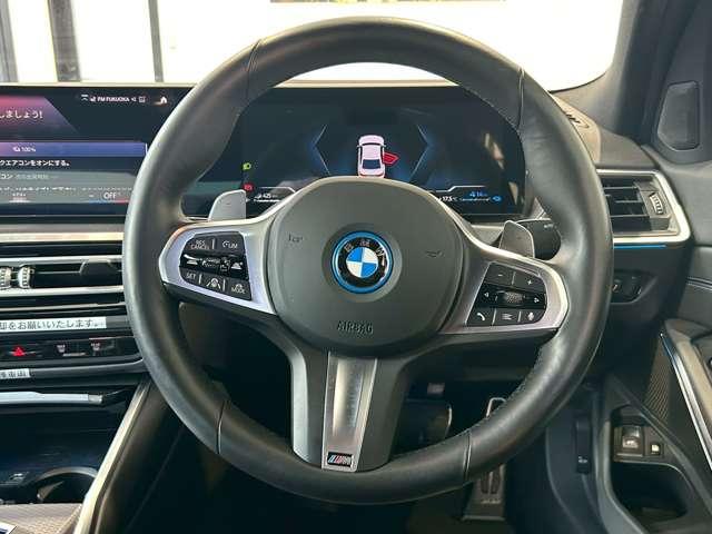 ３シリーズ ３３０ｅ　Ｍスポーツ　ＥＴＣ　クリアランスソナー　オートクルーズコントロール　パークアシスト　全周囲カメラ　ナビ　アルミホイール　オートライト　ＡＴ　パワーシート　Ｂｌｕｅｔｏｏｔｈ　エアコン　パワーステアリング（3枚目）