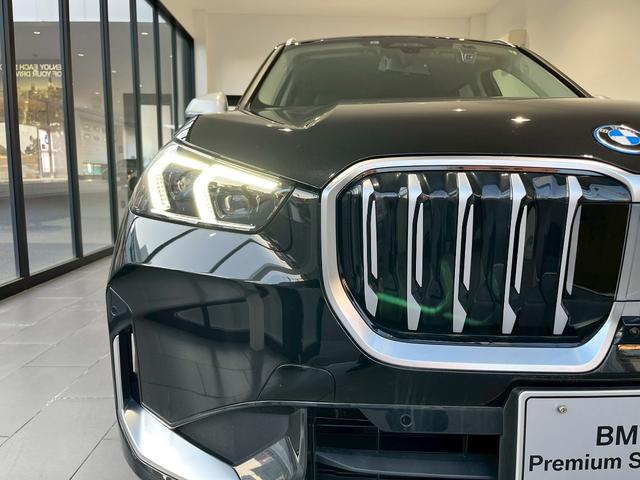 ｉＸ１ ｘＤｒｉｖｅ　３０　ｘライン　ハイラインパッケージ　全方位カメラ　Ｂｌｕｅｔｏｏｔｈ　認定中古車　シートヒーター　ヘッドアップディスプレイ　衝突被害軽減システム　電動パワーシート（3枚目）