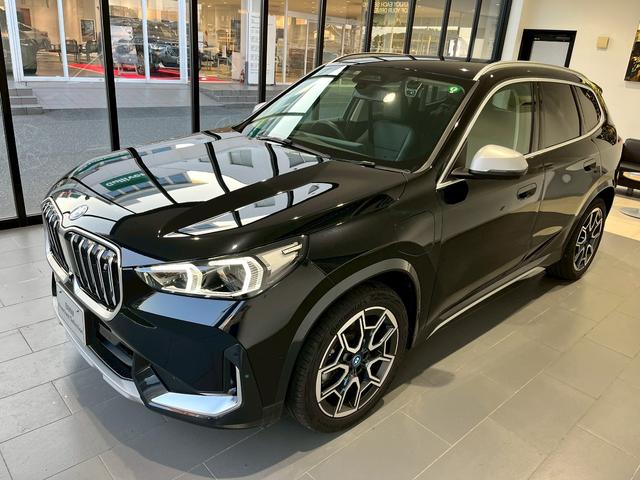 ｉＸ１ ｘＤｒｉｖｅ　３０　ｘライン　ハイラインパッケージ　全方位カメラ　Ｂｌｕｅｔｏｏｔｈ　認定中古車　シートヒーター　ヘッドアップディスプレイ　衝突被害軽減システム　電動パワーシート（6枚目）