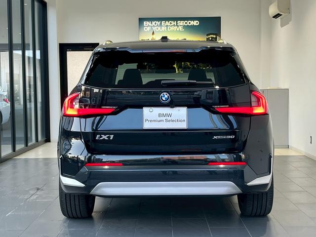 ｉＸ１ ｘＤｒｉｖｅ　３０　ｘライン　ハイラインパッケージ　全方位カメラ　Ｂｌｕｅｔｏｏｔｈ　認定中古車　シートヒーター　ヘッドアップディスプレイ　衝突被害軽減システム　電動パワーシート（7枚目）