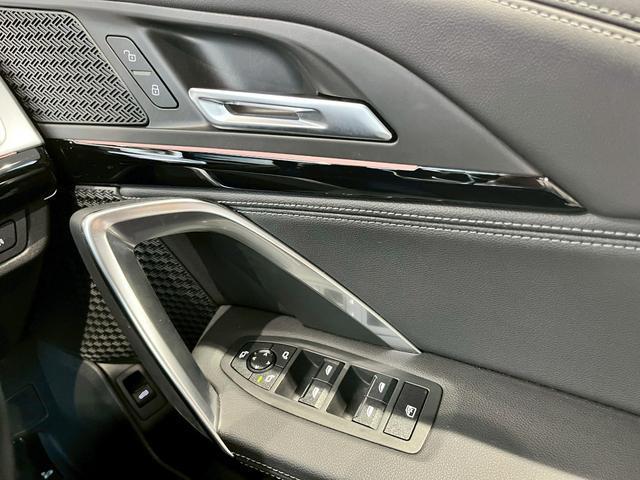 ｉＸ１ ｘＤｒｉｖｅ　３０　ｘライン　ハイラインパッケージ　全方位カメラ　Ｂｌｕｅｔｏｏｔｈ　認定中古車　シートヒーター　ヘッドアップディスプレイ　衝突被害軽減システム　電動パワーシート（23枚目）
