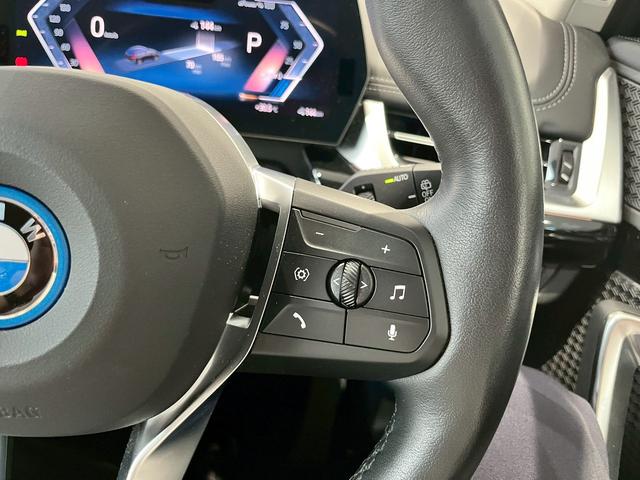 ｉＸ１ ｘＤｒｉｖｅ　３０　ｘライン　ハイラインパッケージ　全方位カメラ　Ｂｌｕｅｔｏｏｔｈ　認定中古車　シートヒーター　ヘッドアップディスプレイ　衝突被害軽減システム　電動パワーシート（26枚目）