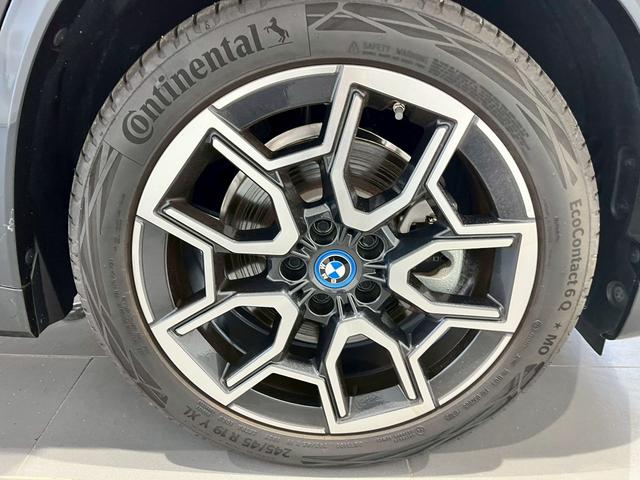 ｉＸ１ ｘＤｒｉｖｅ　３０　ｘライン　ハイラインパッケージ　全方位カメラ　Ｂｌｕｅｔｏｏｔｈ　認定中古車　シートヒーター　ヘッドアップディスプレイ　衝突被害軽減システム　電動パワーシート（39枚目）