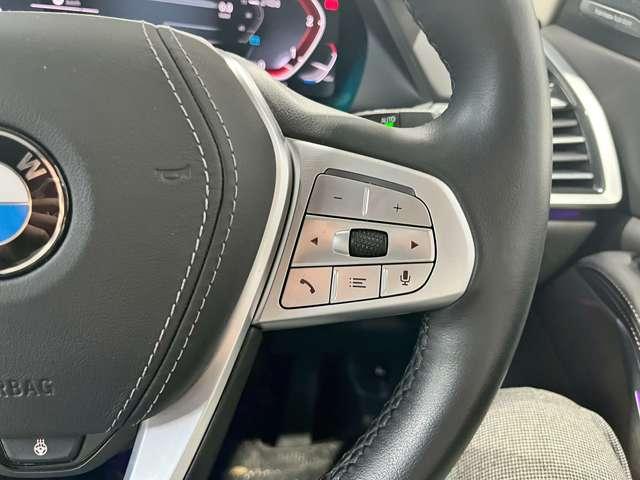 Ｘ７ ｘＤｒｉｖｅ　３５ｄ　４ＷＤ　全周囲カメラ　クリアランスソナー　オートクルーズコントロール　パワーシート　衝突被害軽減システム　サンルーフ　ターボ　ナビ　アルミホイール　スマートキー　アイドリングストップ　ＡＴ（6枚目）