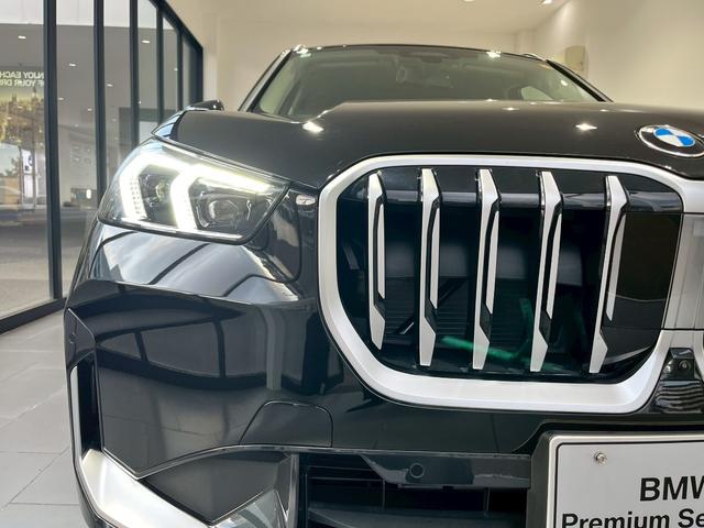 Ｘ１ ｘＤｒｉｖｅ　２０ｄ　ｘライン　認定中古車　全方位カメラ　ヘッドアップディスプレイ　クリアランスソナー　ＡｐｐｌｅＣａｒＰｌａｙ　電動パワーシート（3枚目）