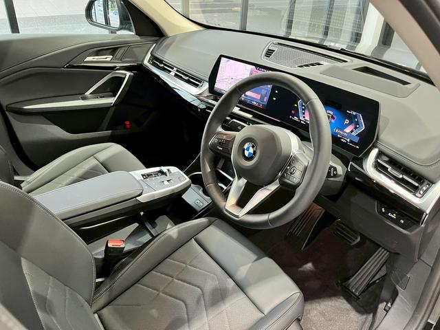 Ｘ１ ｘＤｒｉｖｅ　２０ｄ　ｘライン　認定中古車　全方位カメラ　ヘッドアップディスプレイ　クリアランスソナー　ＡｐｐｌｅＣａｒＰｌａｙ　電動パワーシート（11枚目）