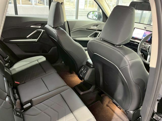 Ｘ１ ｘＤｒｉｖｅ　２０ｄ　ｘライン　認定中古車　全方位カメラ　ヘッドアップディスプレイ　クリアランスソナー　ＡｐｐｌｅＣａｒＰｌａｙ　電動パワーシート（13枚目）