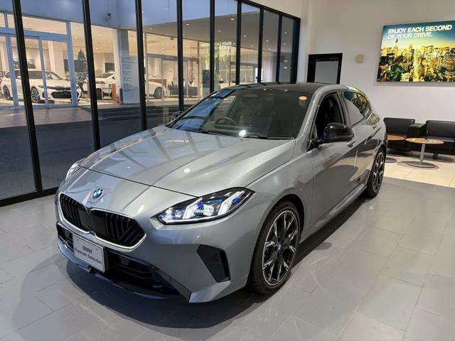 １シリーズ １２０　Ｍスポーツ　認定中古車　アイコニックグロー　全方位カメラ　ＡｐｐｌｅＣａｒＰｌａｙ（6枚目）