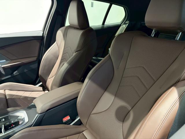 １シリーズ １２０　Ｍスポーツ　認定中古車　アイコニックグロー　全方位カメラ　ＡｐｐｌｅＣａｒＰｌａｙ（9枚目）