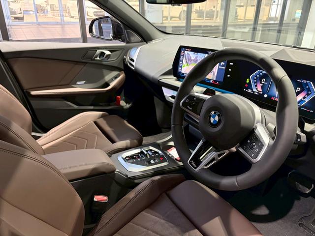 １シリーズ １２０　Ｍスポーツ　認定中古車　アイコニックグロー　全方位カメラ　ＡｐｐｌｅＣａｒＰｌａｙ（17枚目）