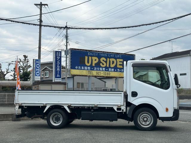 アトラストラック フルスーパーローＤＸ　３．０ディーゼルターボ　平ボディ　フロア５速　積載量１５００ｋｇ　４ナンバー　イージーヒルスタート　左側電動格納ミラー　リアＷタイヤ　タイミングチェーン　三方開　エアバッグ　取扱説明書　点検記録簿（3枚目）