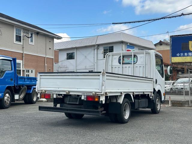 アトラストラック フルスーパーローＤＸ　３．０ディーゼルターボ　平ボディ　フロア５速　積載量１５００ｋｇ　４ナンバー　イージーヒルスタート　左側電動格納ミラー　リアＷタイヤ　タイミングチェーン　三方開　エアバッグ　取扱説明書　点検記録簿（4枚目）