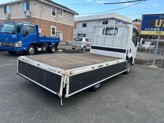 アトラストラック フルスーパーローＤＸ　３．０ディーゼルターボ　平ボディ　フロア５速　積載量１５００ｋｇ　４ナンバー　イージーヒルスタート　左側電動格納ミラー　リアＷタイヤ　タイミングチェーン　三方開　エアバッグ　取扱説明書　点検記録簿（12枚目）