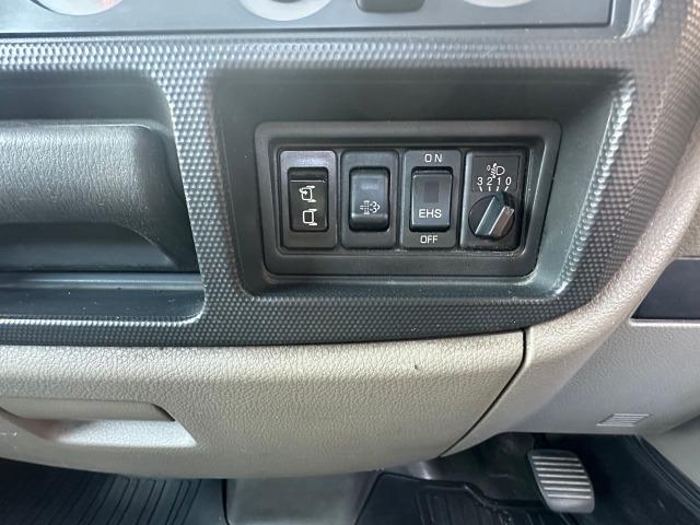 アトラストラック フルスーパーローＤＸ　３．０ディーゼルターボ　平ボディ　フロア５速　積載量１５００ｋｇ　４ナンバー　イージーヒルスタート　左側電動格納ミラー　リアＷタイヤ　タイミングチェーン　三方開　エアバッグ　取扱説明書　点検記録簿（29枚目）