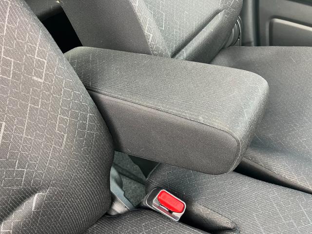 ワゴンＲ ＦＸ　４型　ＣＤプレイヤー　キーレスプッシュスタート　オートライト　プッシュスタート　オートエアコン　衝突被害軽減システム　横滑り防止機能　衝突安全ボディ　盗難防止システム　ＣＤプレイヤー　リモコンキー　マルチインフォメーションディスプレイ　タコメーター（30枚目）