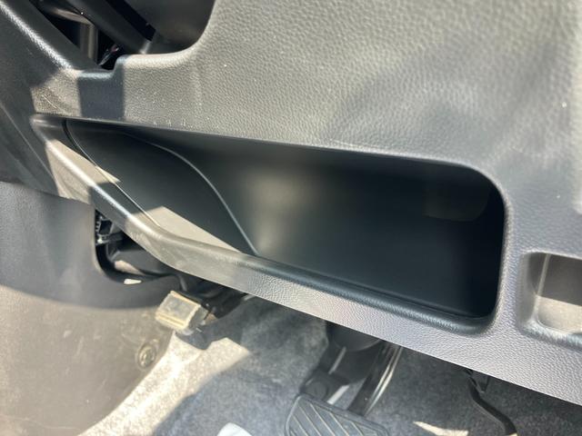 ワゴンＲ ＦＸ　４型　ＣＤプレイヤー　キーレスプッシュスタート　オートライト　プッシュスタート　オートエアコン　衝突被害軽減システム　横滑り防止機能　衝突安全ボディ　盗難防止システム　ＣＤプレイヤー　リモコンキー　マルチインフォメーションディスプレイ　タコメーター（33枚目）