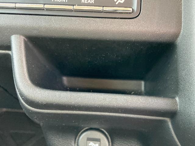 ハスラー ＨＹＢＲＩＤ　Ｘ　ナビ　全方位カメラ　ＥＴＣ　２トーンカラー　オートライト　Ｂｌｕｅｔｏｏｔｈ　純正ナビ　プッシュスタート　シートヒーター　オートエアコン　ＥＴＣ　衝突被害軽減システム　横滑り防止機能　衝突安全ボディ　盗難防止システム　全方位カメラ（22枚目）