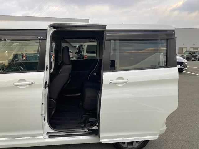 �J�����̍L���X���C�h�h�A�ł���