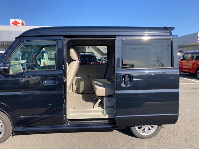 �J�����̍L���X���C�h�A�ł���