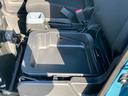 助手席シート下にも収納ありますよ☆