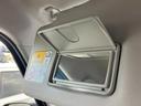助手席サンバイザーにもミラーついていますよ☆