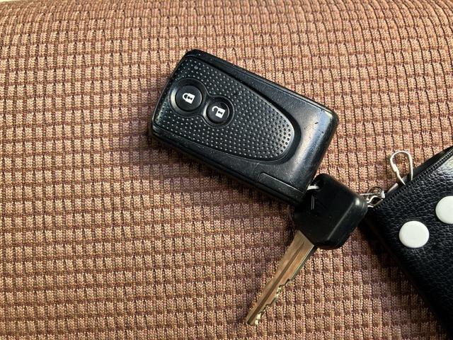 ミラココア ココアプラスＸリミテッド　ＬＥＤヘッドライト　ＣＤＤＶＤ再生　バックカメラ　Ｂｌｕｅｔｏｏｔｈ　スマートキー　ベンチシート　アイドリングストップ　ルーフレール（31枚目）