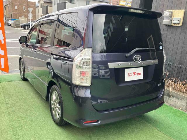 ヴォクシー ZS 煌 ETC バックカメラ ナビ TV 両側電動スライドドア HID スマートキー 電動格納ミラー 3列シート ウォークスルー CVT アルミホイール ミュージックプレイヤー接続可 記録簿 盗難防止システム(15枚目)