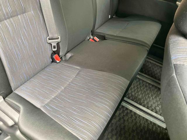 ヴォクシー ZS 煌 ETC バックカメラ ナビ TV 両側電動スライドドア HID スマートキー 電動格納ミラー 3列シート ウォークスルー CVT アルミホイール ミュージックプレイヤー接続可 記録簿 盗難防止システム(27枚目)