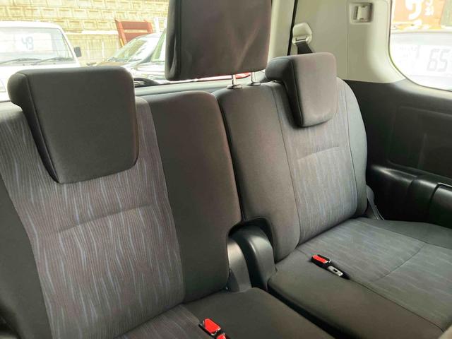 ヴォクシー ZS 煌 ETC バックカメラ ナビ TV 両側電動スライドドア HID スマートキー 電動格納ミラー 3列シート ウォークスルー CVT アルミホイール ミュージックプレイヤー接続可 記録簿 盗難防止システム(28枚目)