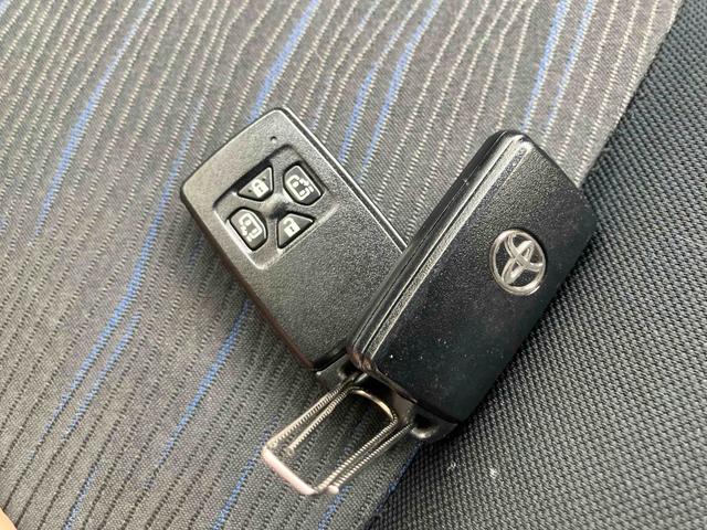 ヴォクシー ZS 煌 ETC バックカメラ ナビ TV 両側電動スライドドア HID スマートキー 電動格納ミラー 3列シート ウォークスルー CVT アルミホイール ミュージックプレイヤー接続可 記録簿 盗難防止システム(33枚目)